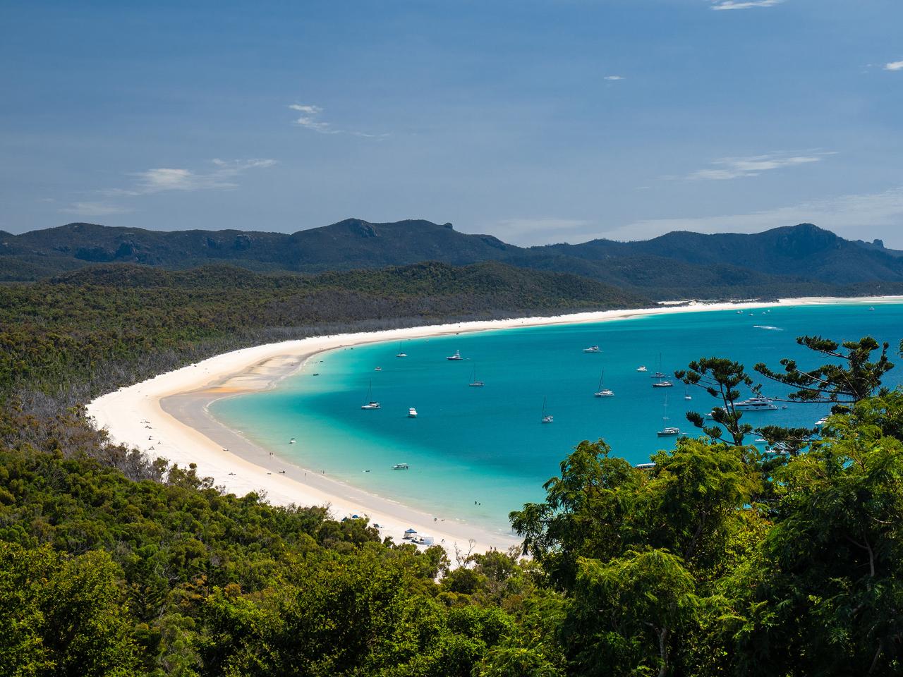Cruise Whitsundays - Whitehaven Beach Chill & Grill (Airlie)
